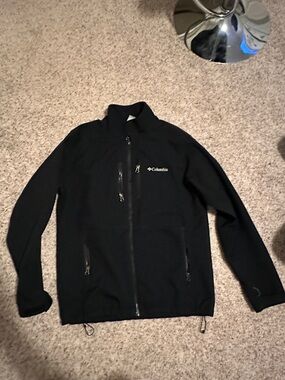 Columbia Men’s Black Full-Zip Lightweight Jacket